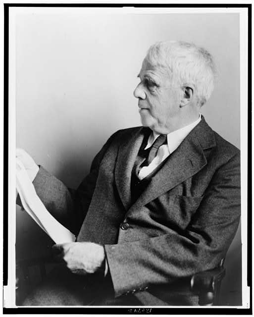 Robert Frost, amerykański poeta Źródło: Library of Congress. New York World-Telegram & Sun Collection. http://hdl.loc.gov/loc.pnp/cph.3c20742, Fred Palumbo, World Telegram staff photographer