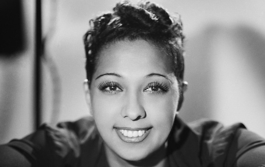 Joséphine Baker en 1940, photographie Studio Harcourt Źródło: art.rmngp.fr